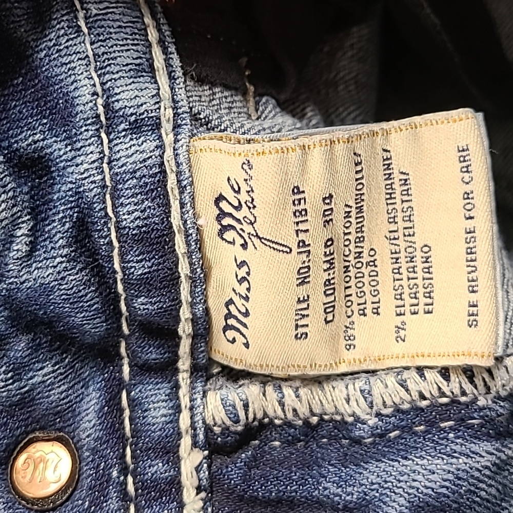 MISS ME VINTAGE WOMENS 26x18 BLUE SIGNATURE CUFFED CAPRI SHORT DENIM JEANS - Picture 7 of 8